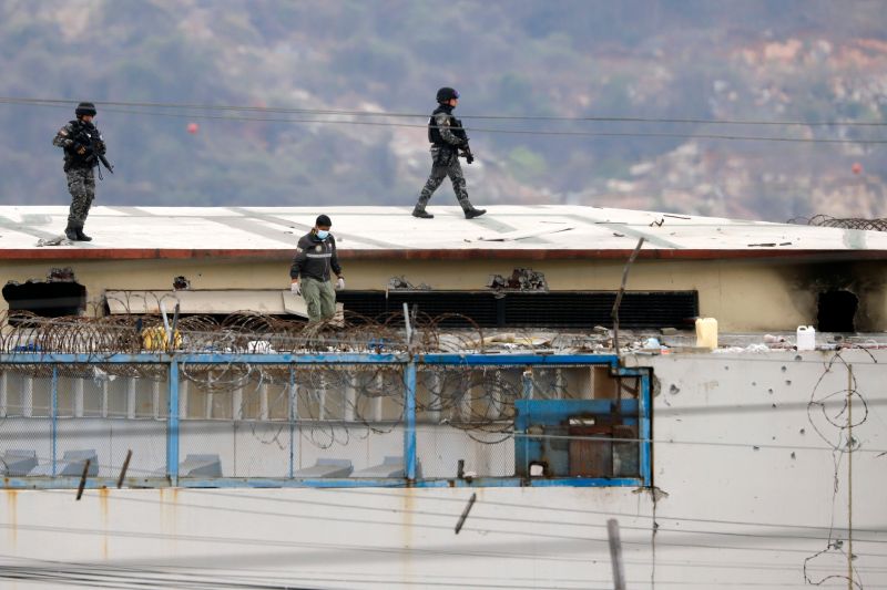 ▲厄瓜多國家監獄管理單位SNAI今天發聲明指出，厄瓜多監獄今天再次發生暴動。圖為厄瓜多南部城市瓜亞基爾監獄。示意圖，非本次事件地點。（圖／美聯社／達志影像）