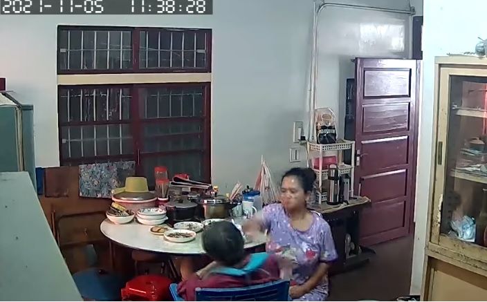 ▲彰化65歲婦人，遭印尼籍外傭施虐毆打。（圖／翻攝縣議員曹嘉豪臉書）