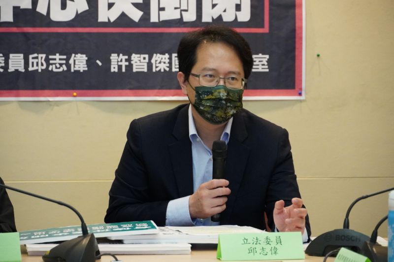 ▲邱志偉提醒未來的內閣,民進黨遭逢大敗,要重新再起,必須謙卑,面對民意檢驗務,溝通說服必須態度誠懇,不必一再製造金句。(圖/邱志偉辦公室提供)
