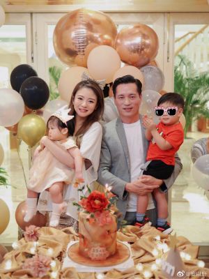 ▲安以軒全家福。(圖/安以軒微博) ▲安以軒全家福。(圖/安以軒微博)