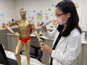 中醫針灸和雷射針灸 協助發展遲緩兒童肌力和語言