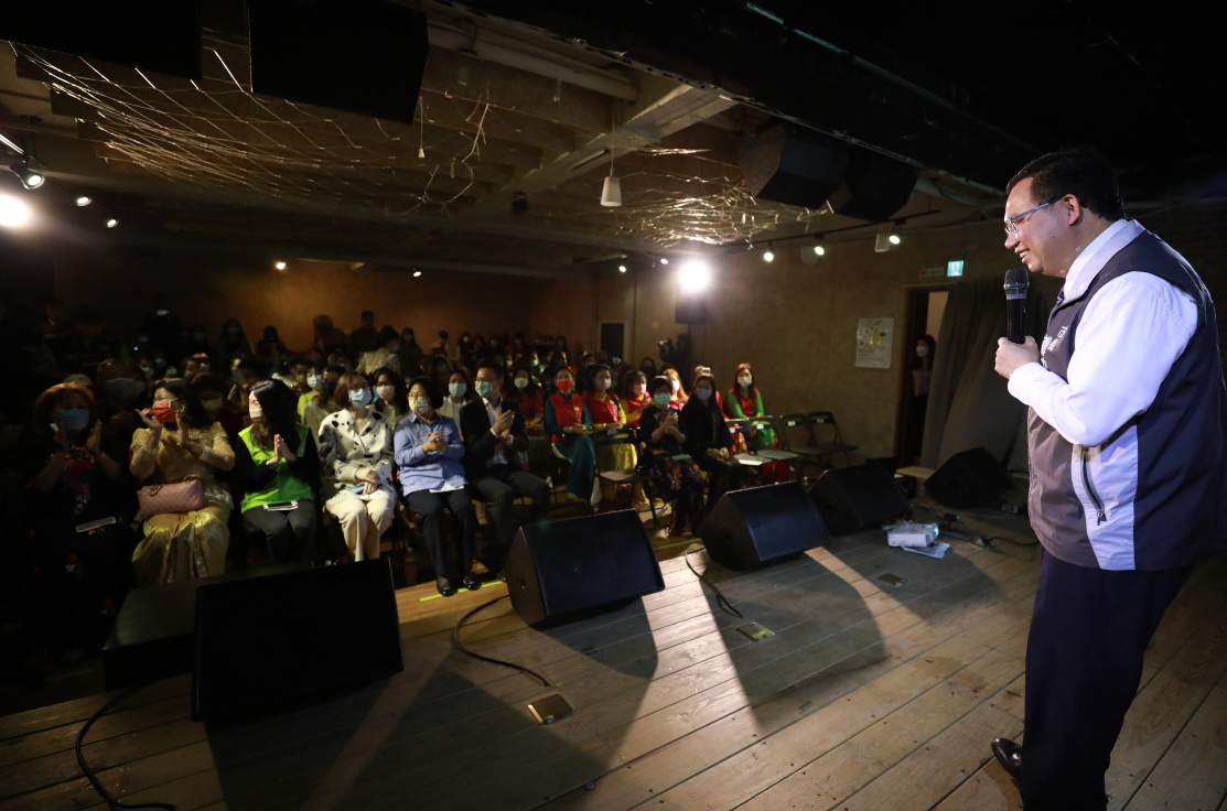 ▲桃園市長鄭文燦表示,對新住民來說,台灣不僅是自己孩子的故鄉,更是他們的第2個家,對於公投,新住民也應該擁有理解且站出來投票的權益。(圖/民進黨提供)