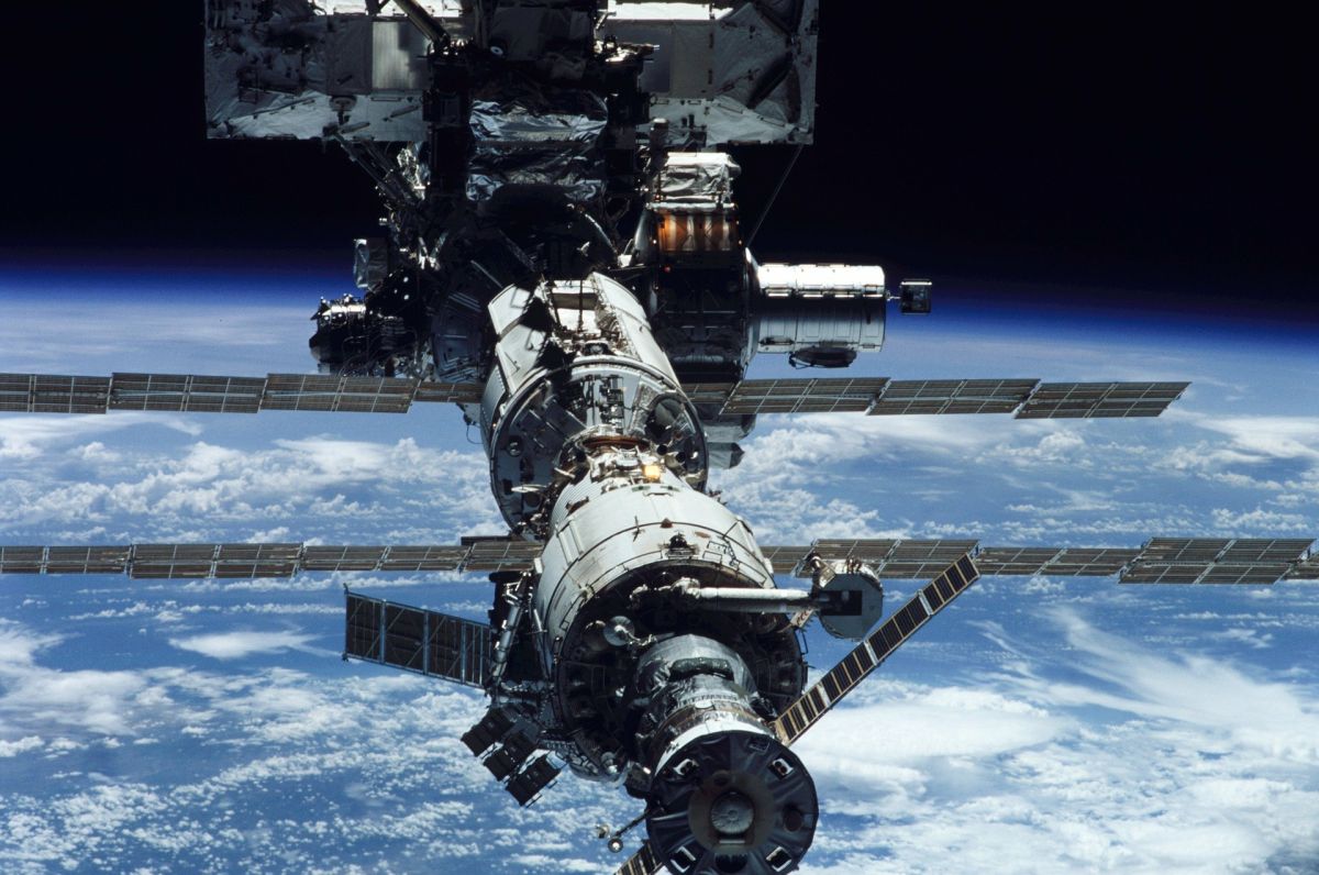 ▲俄羅斯15日在擊毀一枚老舊人造衛星的過程中，被指控產生大量碎片，危及太空安全，七名太空人被迫躲進國際太空站。示意圖。（圖／翻攝自NASA）