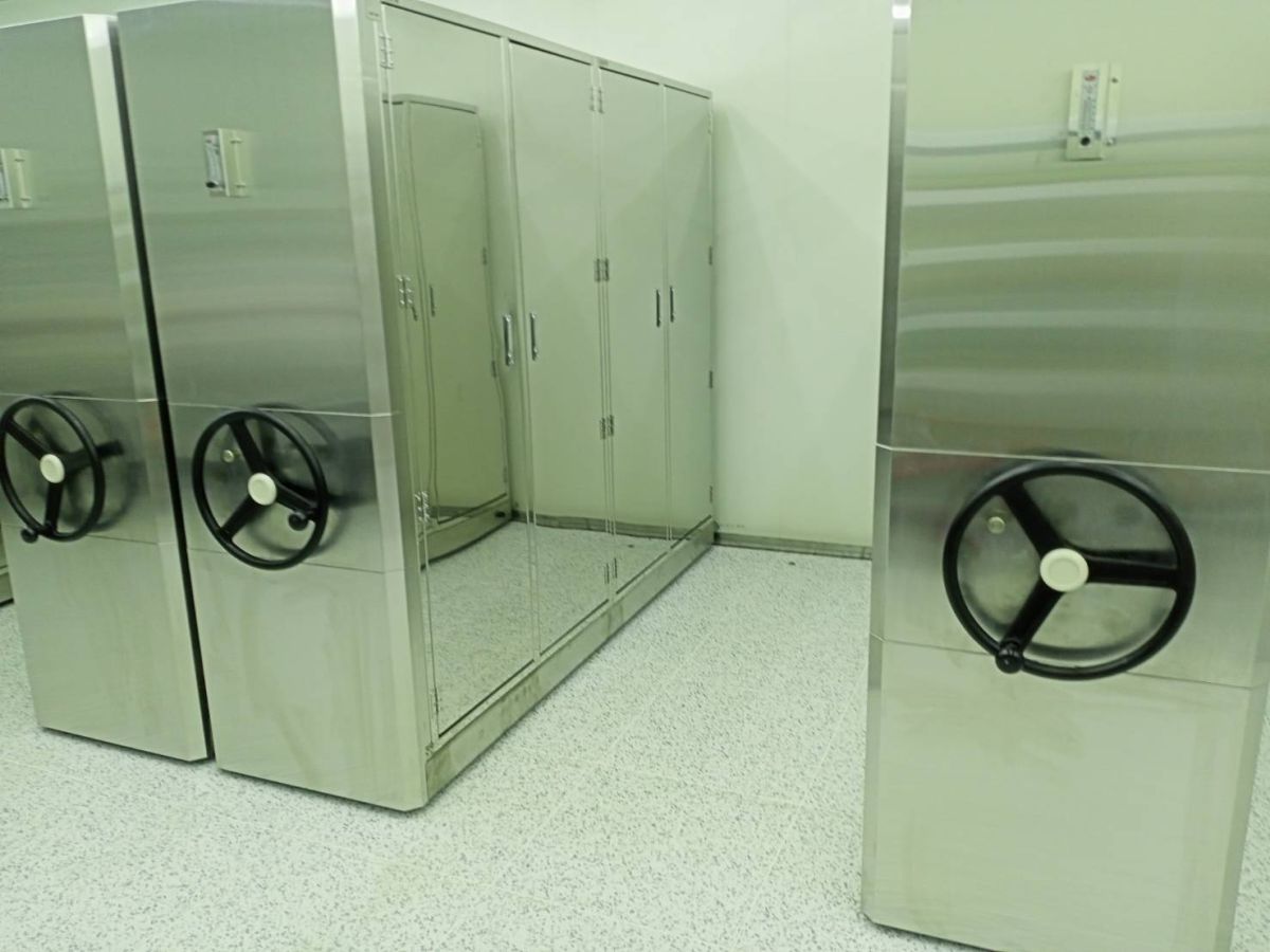 ▲實驗室不鏽鋼無軌移動櫃。（圖／神助移動提供）