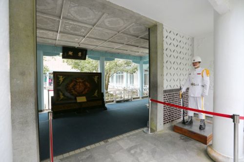 王義川要兩蔣陵寢遷台北　前議員火大：有種先拆中正紀念堂