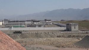 ▲中國網友進入新疆拍攝下外國記者無法捕捉的新疆畫面。(圖/翻攝自「guanguan」YouTube《尋找新疆集中營》片段) ▲中國網友進入新疆拍攝下外國記者無法捕捉的新疆畫面。(圖/翻攝自「guanguan」YouTube《尋找新疆集中營》片段)