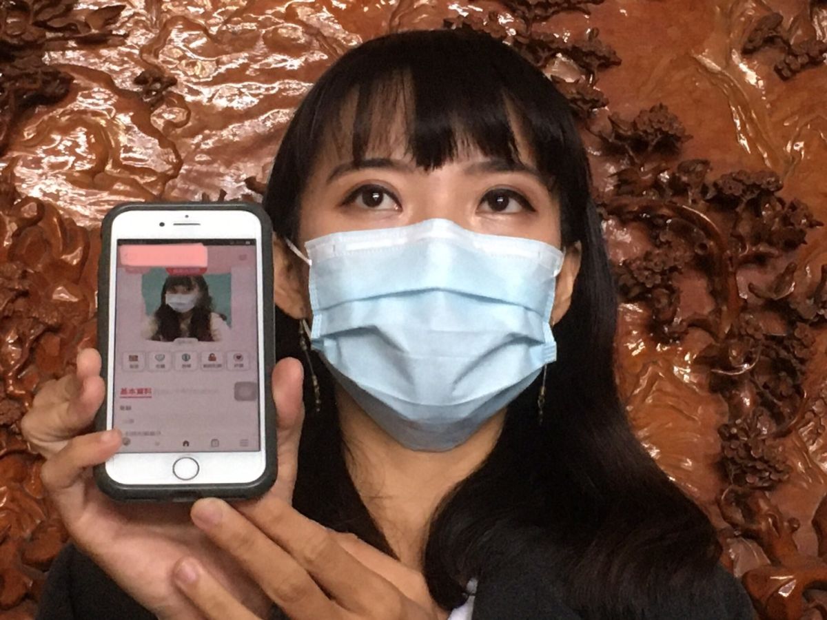 ▲繼換臉後,高雄市議員黃捷又被盜照片拿去交友網站「求包養」。(圖/黃捷服務處提供)