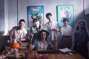 ▲馬念先(中)、蔡嘉茵(左二)讓其他演員容易笑場。(圖/Netflix) ▲馬念先(中)、蔡嘉茵(左二)讓其他演員容易笑場。(圖/Netflix)