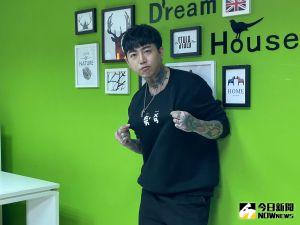 謝和弦針對嗆聲蕭敬騰一事做出回應。(圖/記者吳雨婕攝 , 2021.11.18) ▲謝和弦針對嗆聲蕭敬騰一事做出回應。(圖/記者吳雨婕攝 , 2021.11.18)