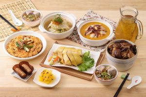 搶食後疫報復性商機 餐飲集團競相展店不手軟 ▲王品集團旗下的「丰禾台式小館」,最近獲台菜版米其林認證「全台12大傳承台菜餐廳」,已進駐台中北屯區文心崇德捷運站商圈。(圖/王品提供)