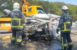 國道3重大車禍!汽車撞護欄變形1死1傷 女駕駛送醫不治