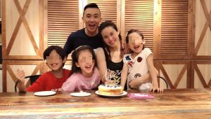 劉畊宏 ▲劉畊宏和王婉霏結婚15年,育有3名子女,全家相當和樂。(圖/翻攝劉耕宏FB)