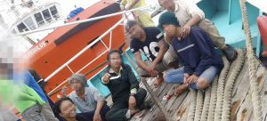 權宜船漏洞多　外籍漁工控訴：常遭船長毆打、日做16小時
