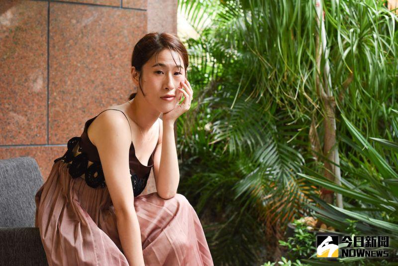 專訪／百白坦言有外貌焦慮 街頭爆哭認「不配擁有美好」 | 姊妹淘話題 | 娛樂 | NOWnews今日新聞