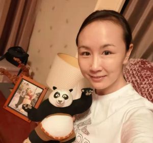 彭帥又有消息了!官媒記者轉發近照 小熊維尼詭入鏡