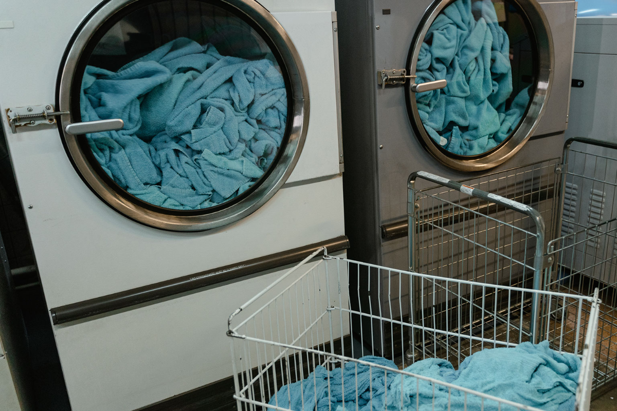 ▲洗衣機裡面經常會有看不見的污垢，因此常常有民眾會買清潔劑回來自行清洗。（圖／擷取自pexels）