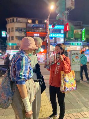 ▲民進黨內湖南港市議員參選人何孟樺近來持續勤走基層。（圖／何孟樺辦公室提供）