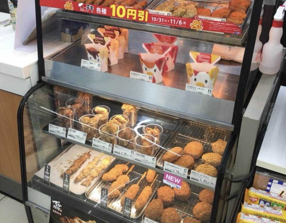 ▲除了日本超商有販售許多炸物熟食外，台灣超商近幾年也有些特定店家跟進，但效果並不那麼好。（圖/讀者提供）