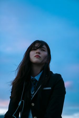 ▲本來就很年輕的韓素希,穿上制服毫無違和感。(圖/Netflix) ▲本來就很年輕的韓素希,穿上制服毫無違和感。(圖/Netflix)