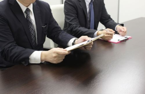 面試示意圖。(示意圖/翻攝photoAC) ▲一名科大男網友分享自己曾遇過面試官對他說過「最難聽的話」,讓他至今無法忘懷,貼文一出,網友全傻眼。(示意圖/翻攝photoAC)