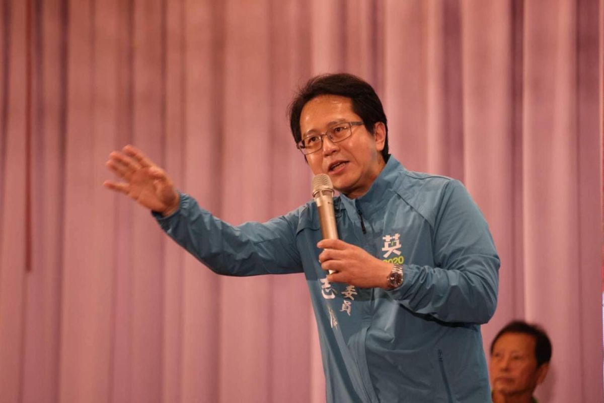 ▲中國相繼封殺台產品，邱志偉認為是以商逼政作法，未來力度會持續加強，認為必須要有風險意識，儘速做市場規劃，降低對中經濟依賴。（圖／翻攝自邱志偉臉書）