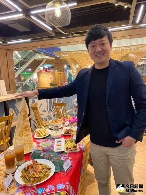 疫後商機強強滾 「金爸爸」展店搶進新光三越台中店 ▲「金爸爸」品牌經理孫慕偉強調,為維持原汁源味,舉凡重要醬料、調味料,皆由馬來西亞中央廚房統一製作,再運送來台。(圖/記者金武鳳攝,2021.11.25)