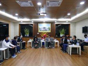 高市府向議會提出「城中城大樓火災事故後續處理」精進報告,議會三黨團總召認為報告不符期待。(圖/高雄市議會提供) ▲高市府向議會提出「城中城大樓火災事故後續處理」精進報告,議會三黨團總召認為報告不符期待。(圖/高雄市議會提供)