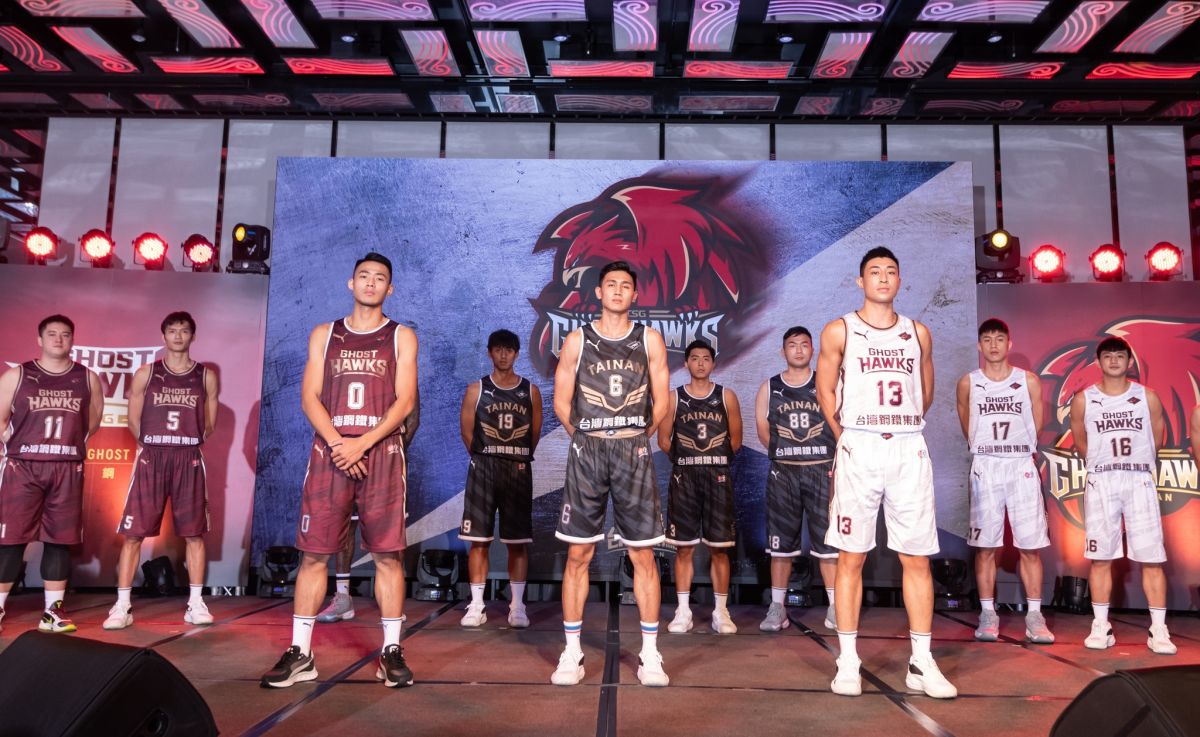 ▲T1 League臺南台鋼獵鷹職業籃球隊今(25)日舉辦成軍記者會。(圖/臺南台鋼獵鷹提供)