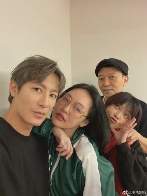 小P老師、小S ▲小P老師(左)曝光和大小S聚會合照,隨後又刪除。(圖/翻攝小P老師微博)