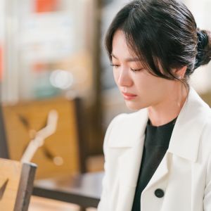 ▲宋慧喬劇中被分手的崩潰橋段幕後花絮公開。(圖/現正分手中IG) ▲宋慧喬劇中被分手的崩潰橋段幕後花絮公開。(圖/現正分手中IG)
