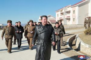 不准模仿金正恩！外媒：北韓禁民眾穿皮大衣
