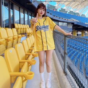 ▲峮峮美腿成亮點。(圖/峮峮臉書) ▲峮峮美腿成亮點。(圖/峮峮臉書)