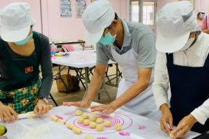 新住民男廚發展新事業！在桃園新住民培力中心學烘培
