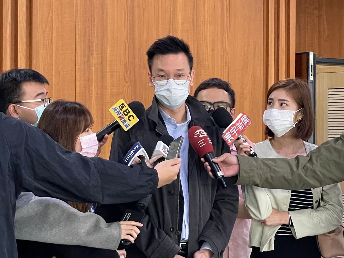 ▲民進黨副秘書長林飛帆表示,黨內不會去分南部或北部,當然在各地都希望能夠爭取最大的支持,這是最重要的目標(圖/記者黃宣尹攝影,2021.11.26)