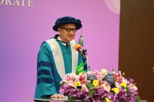 陳泰銘 ▲國巨集團董事長陳泰銘今(27)日獲頒中山大學名譽管理學博士。(圖/中山大學提供)