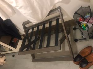 ▲網友在飯店看到這張椅子,非常好奇用途為何?貼文曝光引起熱烈討論。(圖/翻攝自臉書「爆廢公社」) ▲網友在飯店看到這張椅子,非常好奇用途為何?貼文曝光引起熱烈討論。(圖/翻攝自臉書「爆廢公社」)