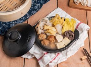 ▲南門市場逸湘齋的東北酸菜白肉鍋1200g,口味老少咸宜加上老牌魅力,擠上第5名,12/31前兩包特價715元。(圖/PChome 24h購物提供) ▲南門市場逸湘齋的東北酸菜白肉鍋1200g,口味老少咸宜加上老牌魅力,擠上第5名,12/31前兩包特價715元。(圖/PChome 24h購物提供)