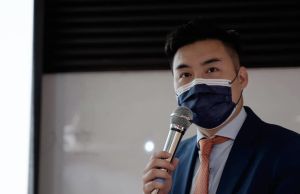 藍營口譯哥黃裕鈞明赴華府 開設國民黨駐美代表處