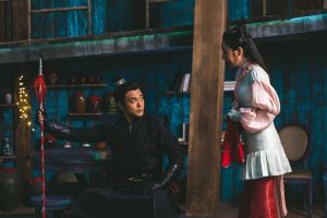 方宥心、張書宇 ▲方宥心(右)與張書宇在《孟婆客棧》被網友組CP。(圖/公視台語台提供)
