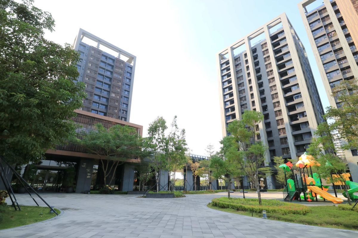 ▲台南市永康區屋齡5年內的大樓，今年前10月的平均單價較去年同期相比，漲幅22%。（圖／NOWnews資料照片）