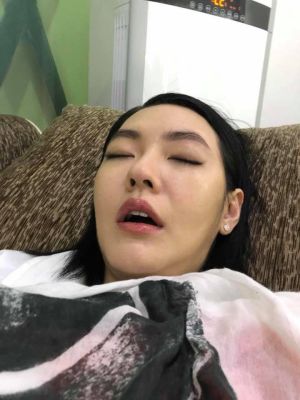 小S ▲小S熟睡時嘴巴大開,不計形象的醜照,反而讓網友覺得很自然。(圖/翻攝小S FB)