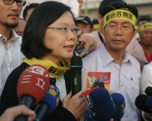 回應游盈隆「白賊」指控 蘇治芬:我有負李應元2次 ▲蘇治芬透露自己被羈押期間,蘇嘉全向黨主席蔡英文主張提名連任。(資料畫面,2021.12.01)