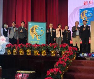 ▲中華郵政公司董事長吳宏謀(右1)主持發行110年版新年郵票發表會活動。(圖/記者黃守作攝,2021.12.01) ▲中華郵政公司董事長吳宏謀(右1)主持發行110年版新年郵票發表會活動。(圖/記者黃守作攝,2021.12.01)