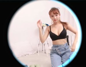 林襄 ▲林襄自然大方的更衣方式,被誇讚清新自然。(圖/翻攝林襄IG)