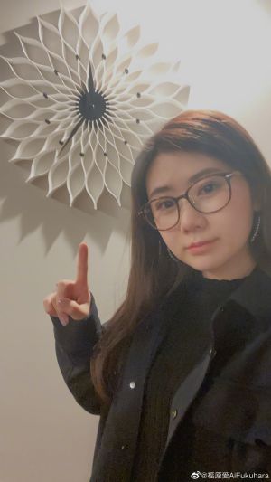 福原愛 ▲福原愛工作邀約不少,自曝深夜外出上工。(圖/翻攝江宏傑FB、福原愛微博)