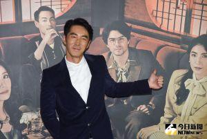 ▲李李仁在《華燈初上》即興「冰塊塞胸」。(圖/記者陳明安攝) ▲李李仁在《華燈初上》即興「冰塊塞胸」。(圖/記者陳明安攝)