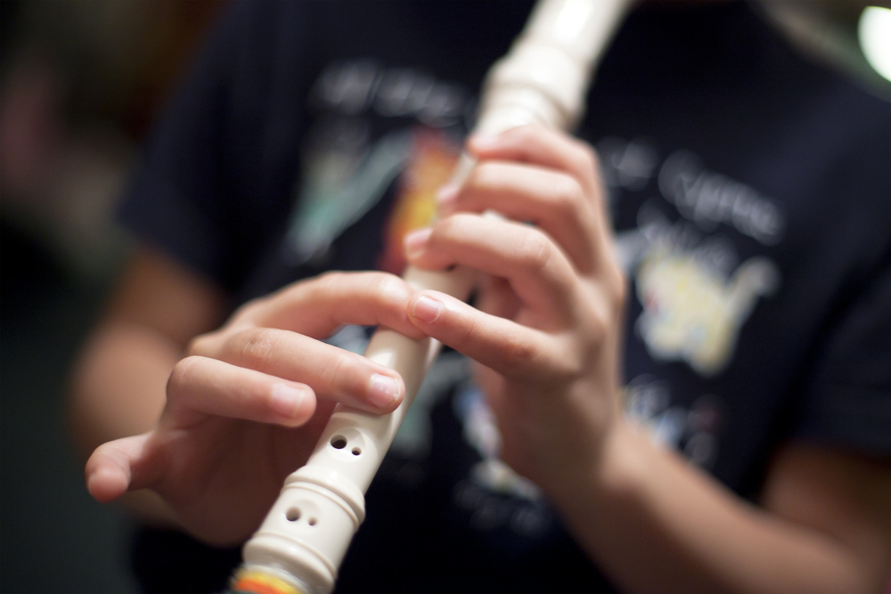 ▲許多人童年中的音樂課，都會學習吹奏直笛。（示意圖／取自Shutterstock）