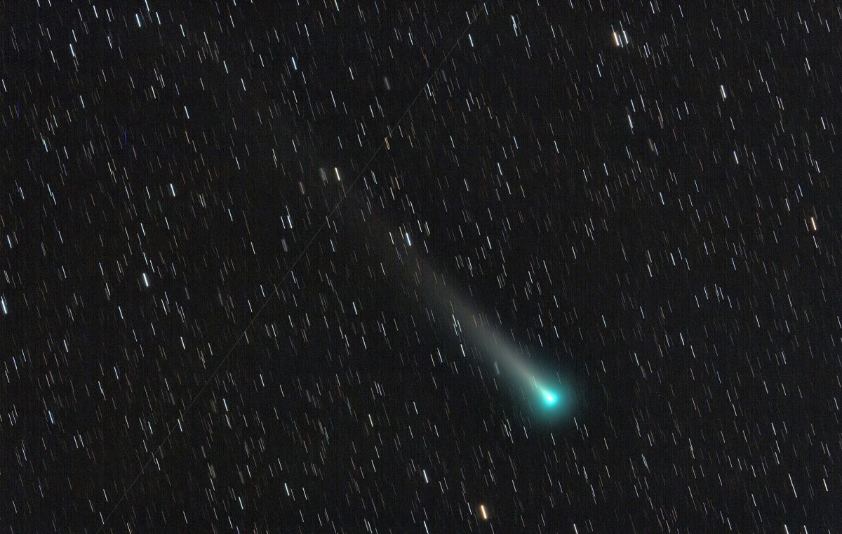 ▲南瀛天文館表示，號稱今年最亮的彗星即將來臨，預估在12月中旬達到最大亮度，有機會用肉眼即可看到。（圖／翻攝自南瀛天文館臉書，鹿林天文台林宏欽台長拍攝）