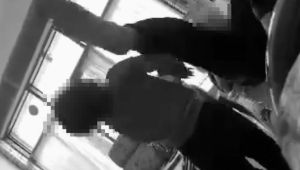 彰化男子對6歲男童施虐,連續出腳狠踹。(圖/讀者提供) ▲彰化男子對6歲男童施虐,連續出腳狠踹。(圖/讀者提供)