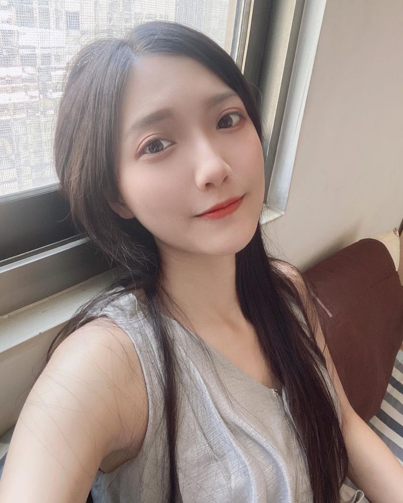 ▲自鄧佳華公開示愛後，李宜軒的私訊暴增，曾發聲希望外界不要再騷擾她。（圖／翻攝米卡米FB）